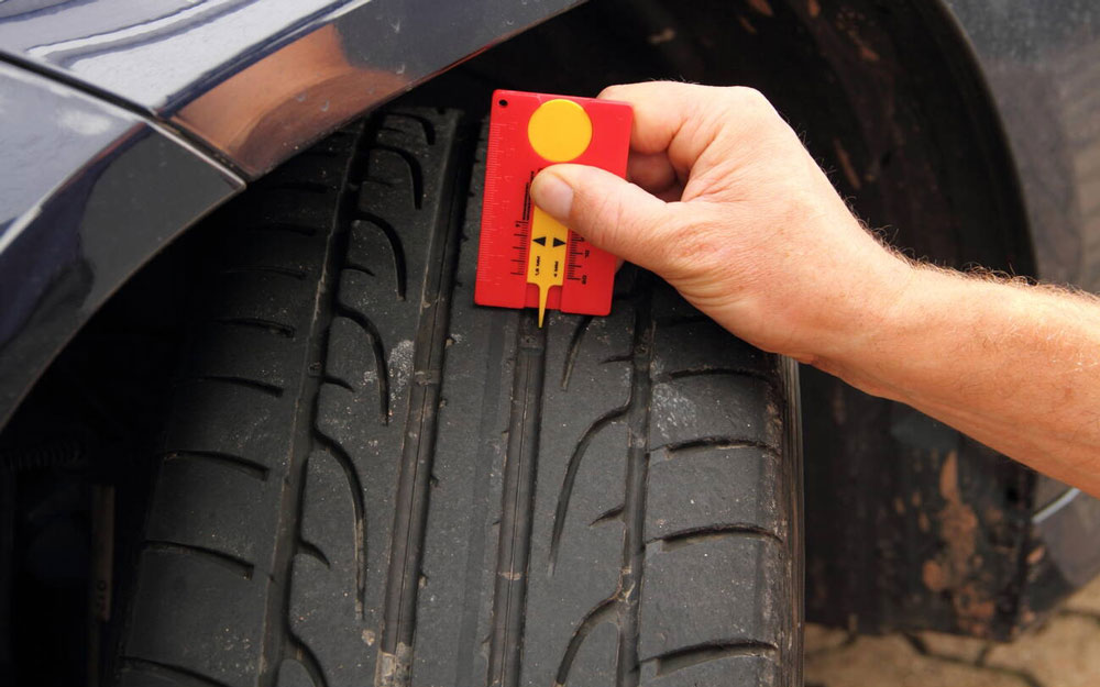 Misurazione battistrada pneumatico